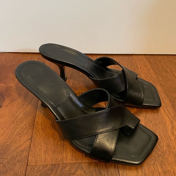 Zara Black Leather Sandals - Picture 1 of 4